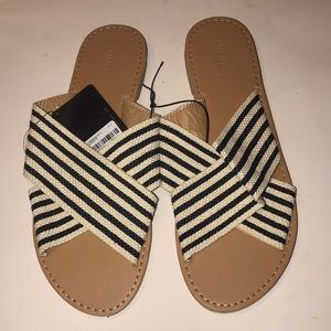NWT Women’s Forever21 X Strap Sandals